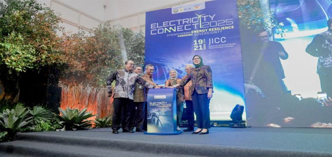 Pameran Teknologi Electricity Connect 2025